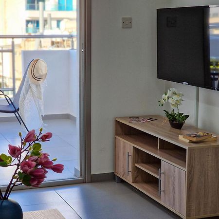 Airbnsea City Centre Side Sea View Apartments Larnaca Exterior photo