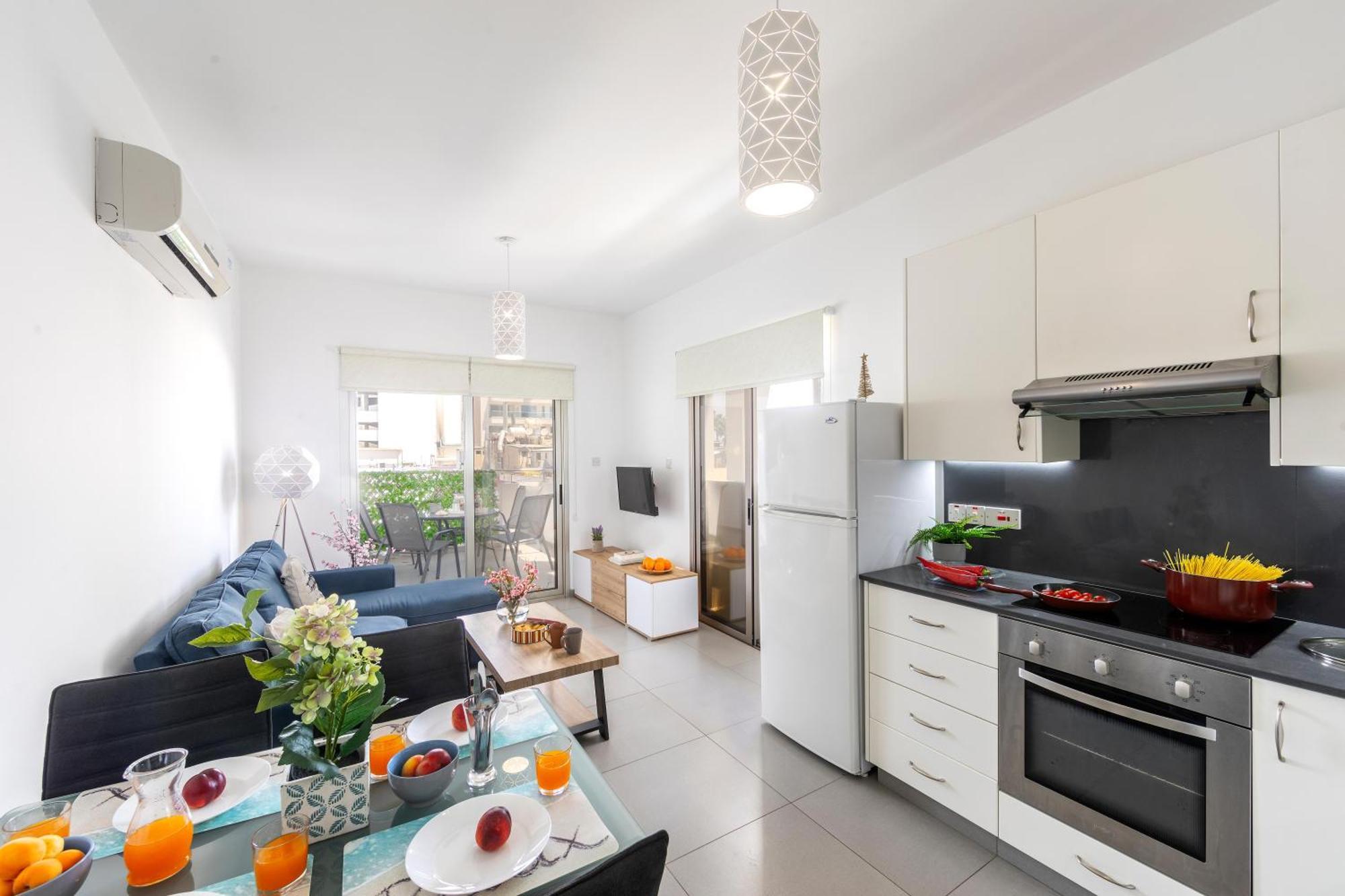 Airbnsea City Centre Side Sea View Apartments Larnaca Exterior photo