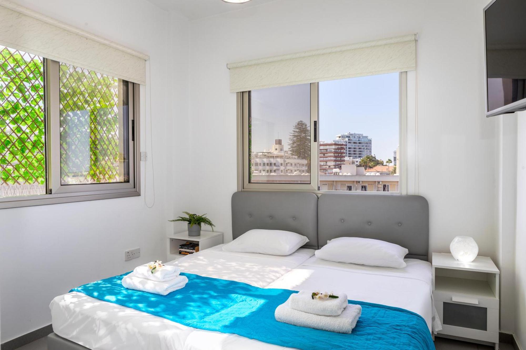 Airbnsea City Centre Side Sea View Apartments Larnaca Exterior photo