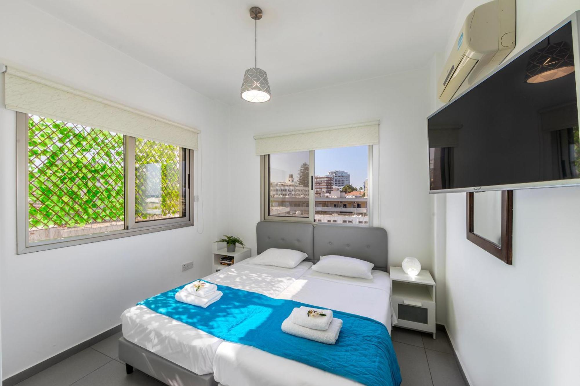 Airbnsea City Centre Side Sea View Apartments Larnaca Exterior photo
