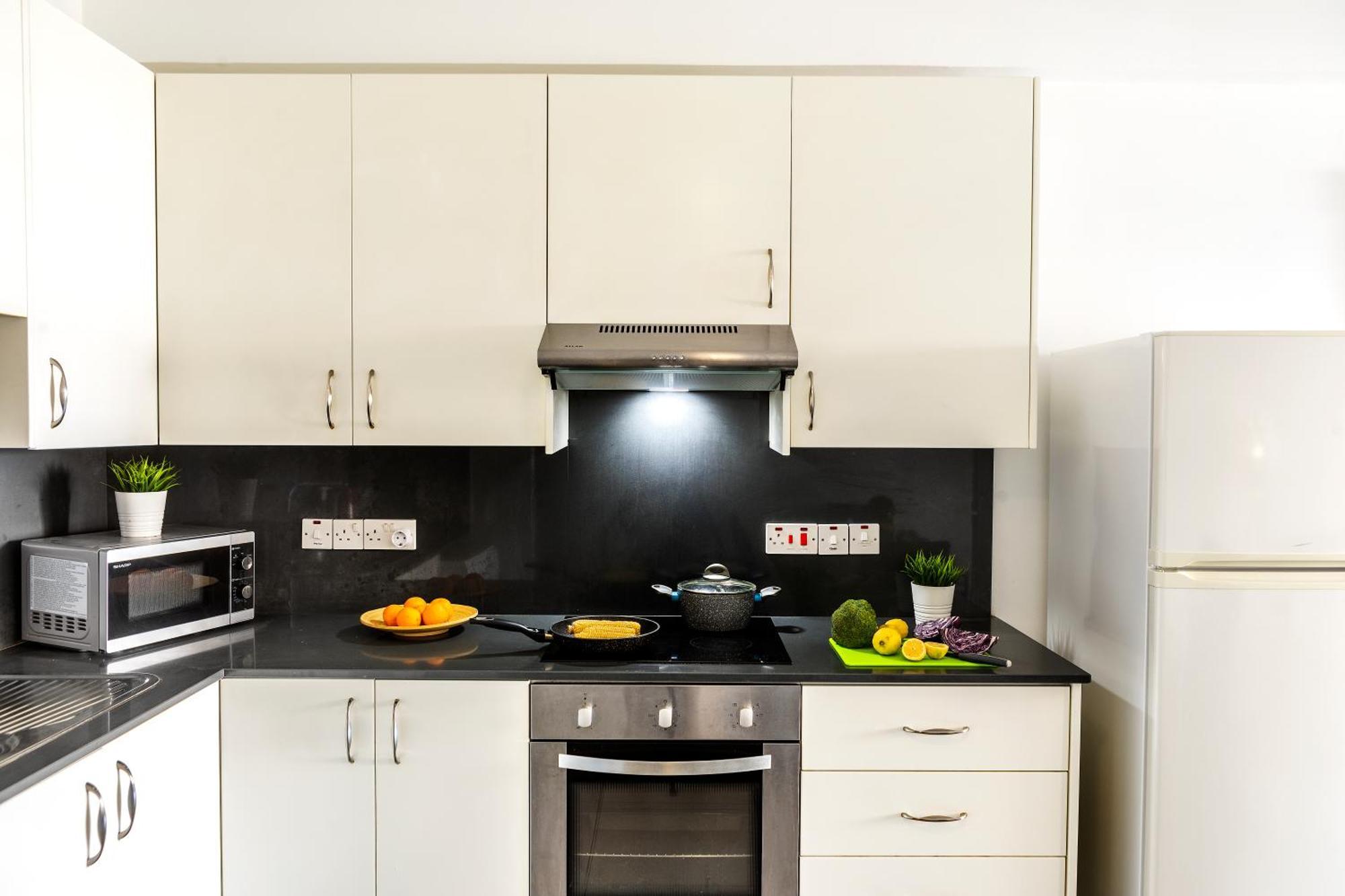 Airbnsea City Centre Side Sea View Apartments Larnaca Exterior photo