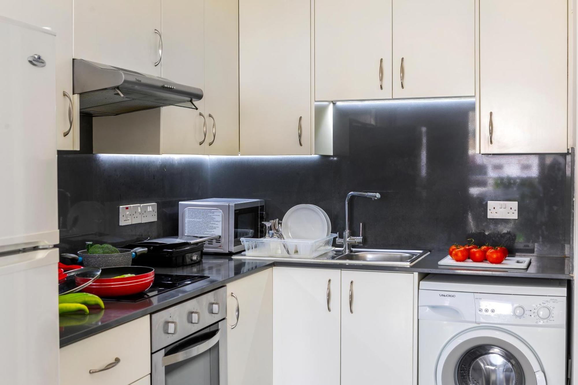 Airbnsea City Centre Side Sea View Apartments Larnaca Exterior photo