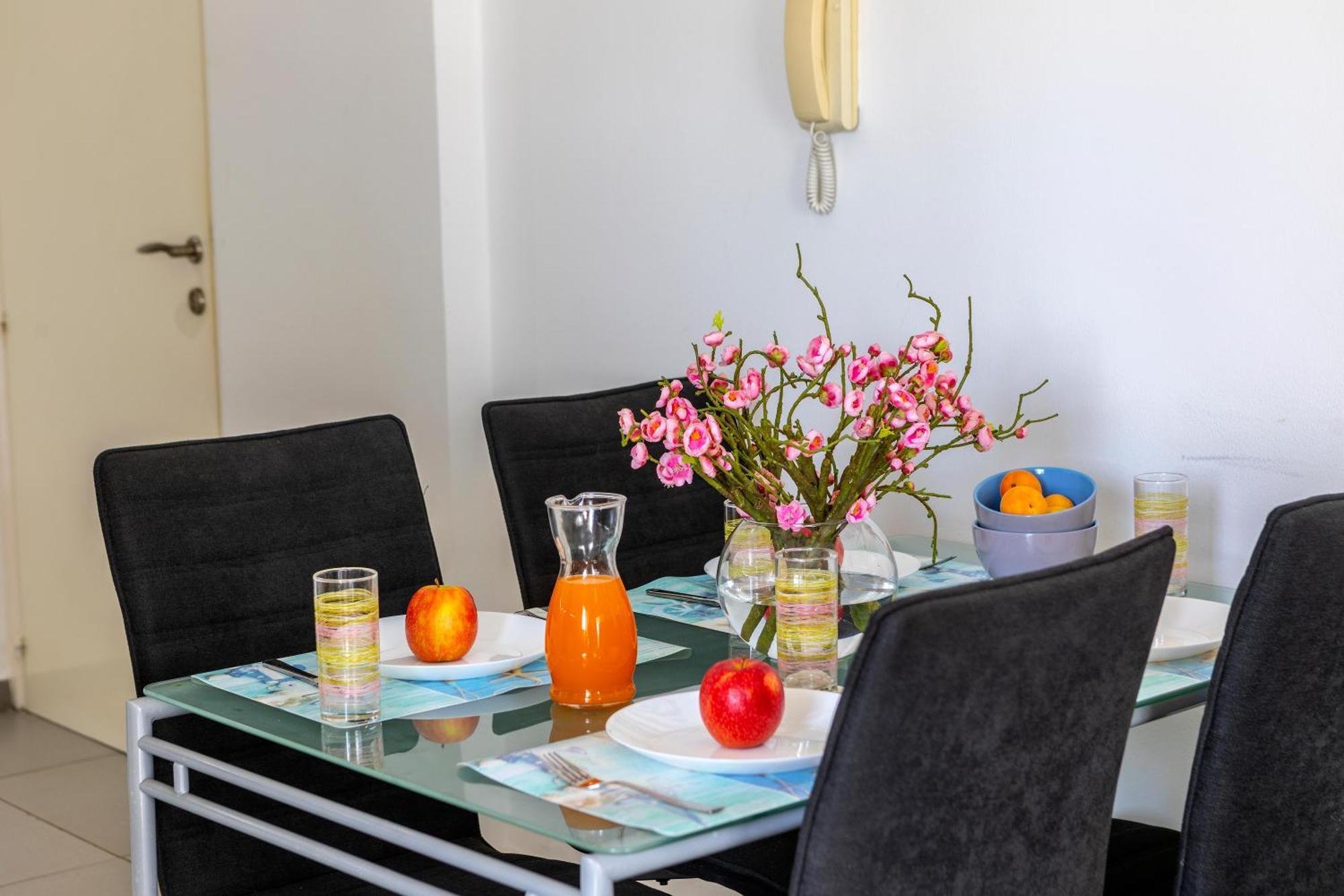 Airbnsea City Centre Side Sea View Apartments Larnaca Exterior photo