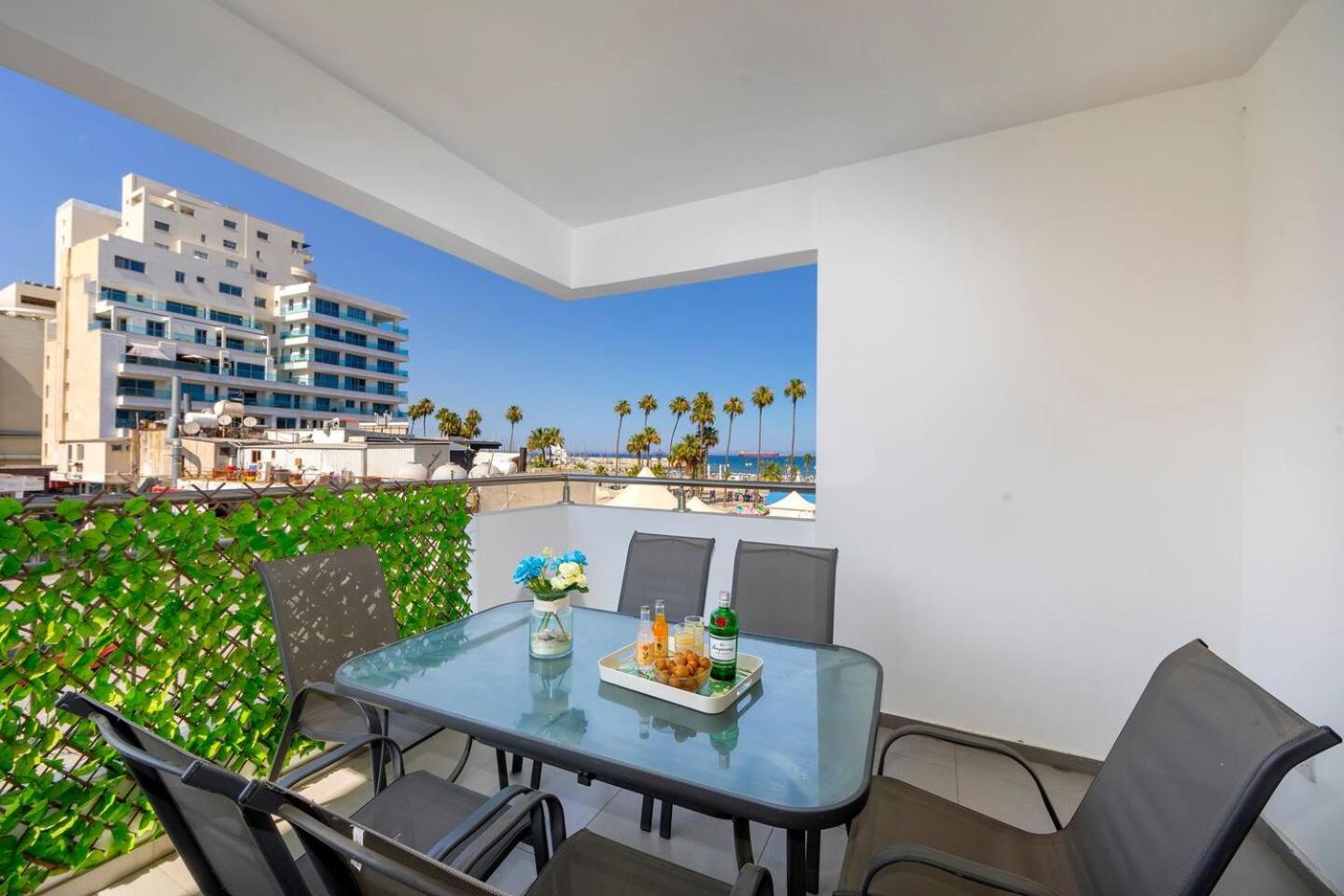 Airbnsea City Centre Side Sea View Apartments Larnaca Exterior photo